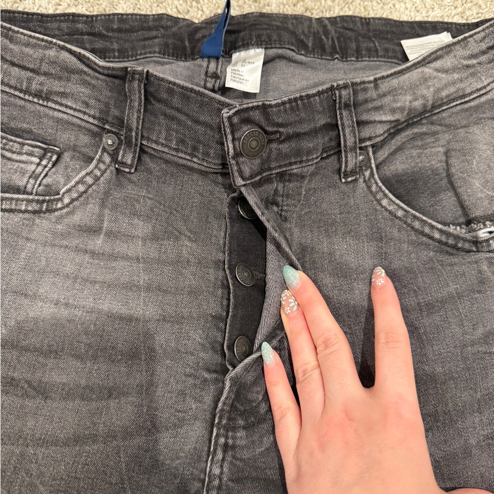 H&M Men’s Gray Skinny Fit Jeans - Picture 3 of 6